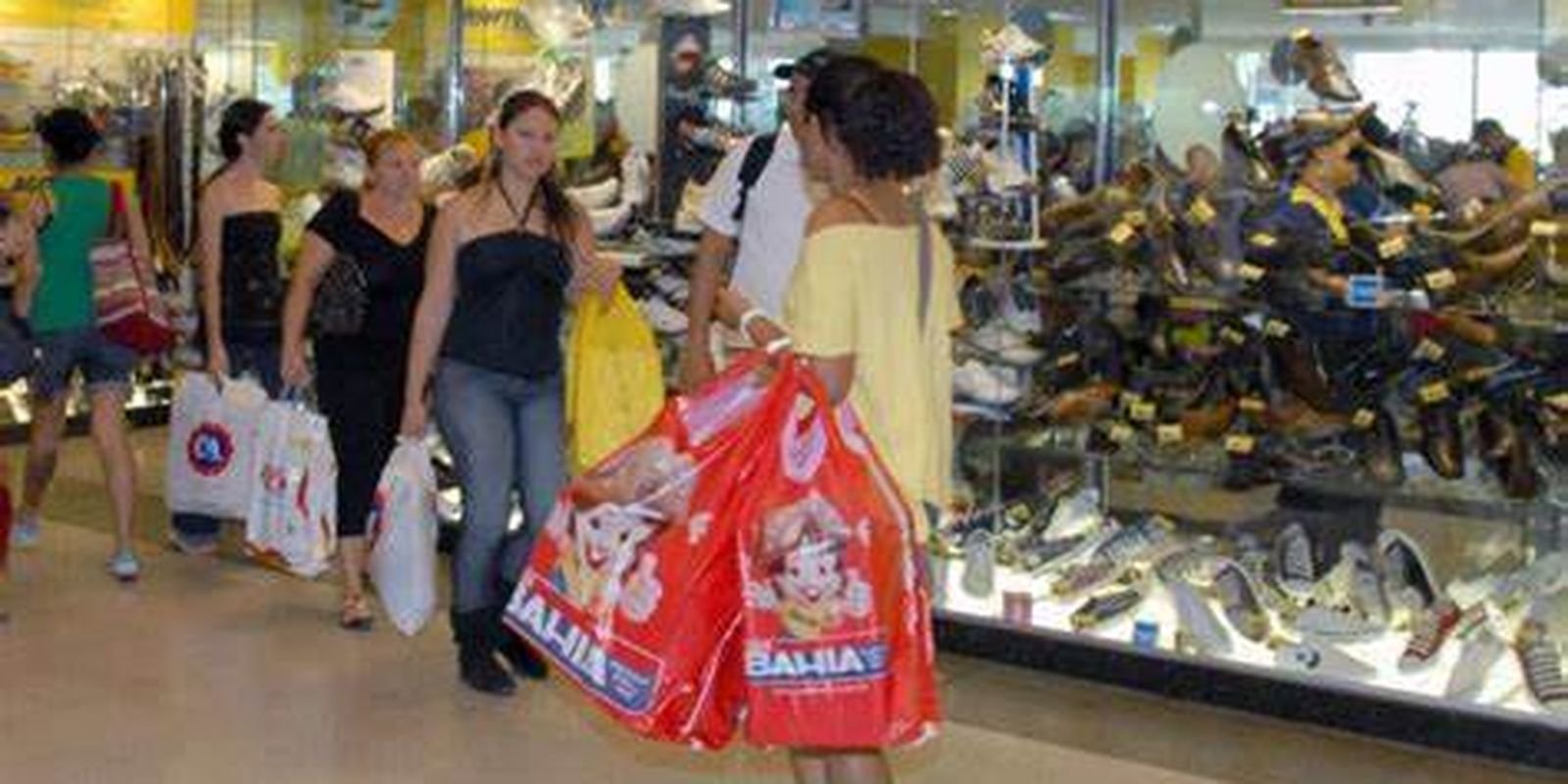 Vendas no comércio crescem 0,2% em agosto, após quatro meses de queda