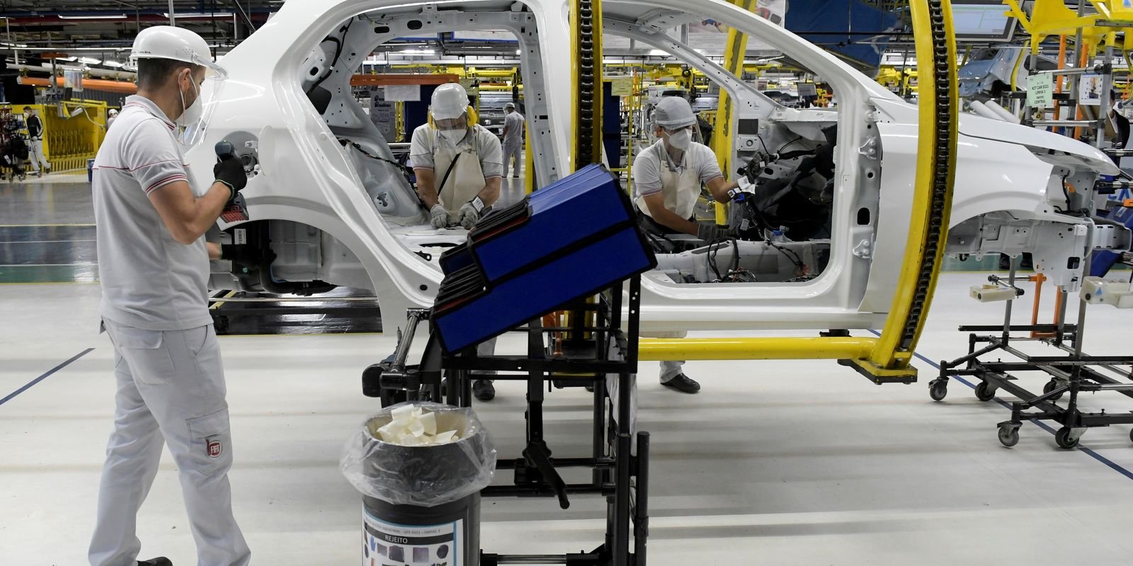 Indústria fecha 2025 com alta de 0,6%, pressionada pelos juros altos