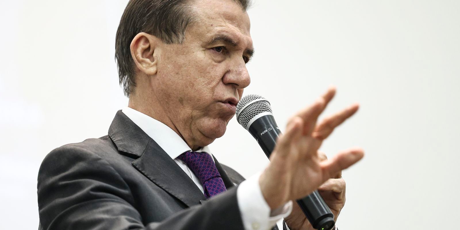 Governo pode enviar projeto com urgência se escala 6x1 não avançar