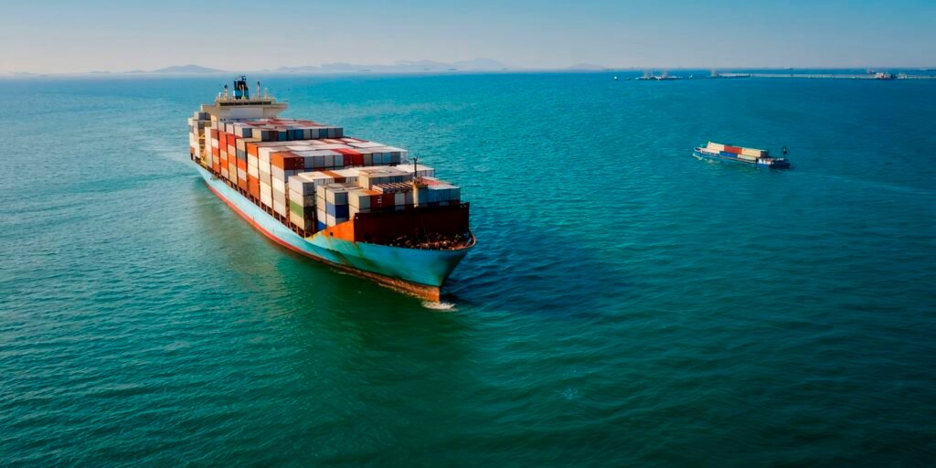 Exportações para os Estados Unidos caem 11,3% em abril devido a tarifas.