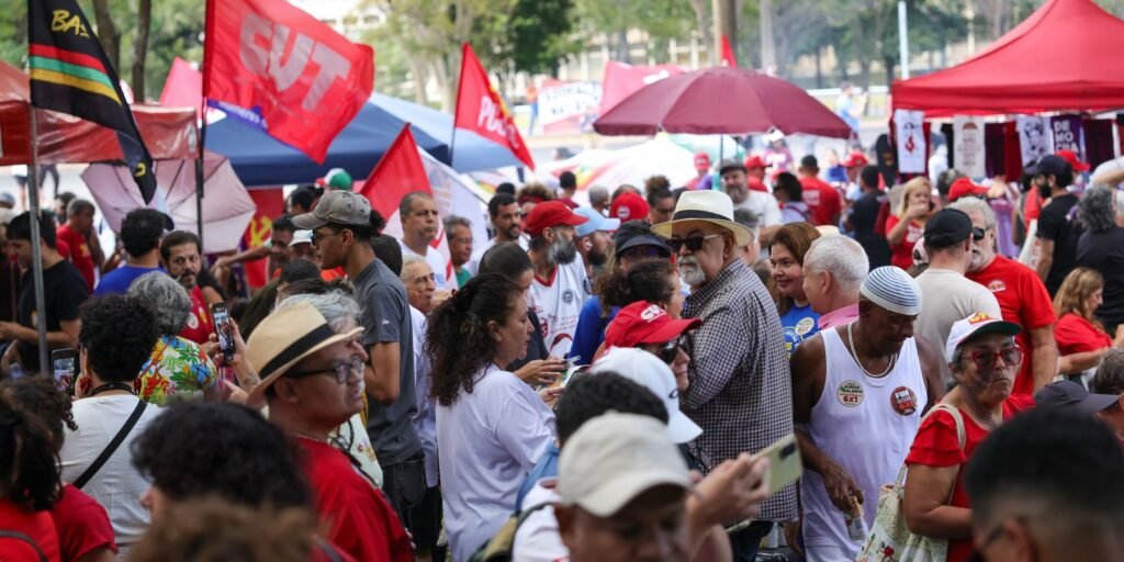 Sindicato promove manifestação em defesa do direito ao descanso e contra a escala 6×1.