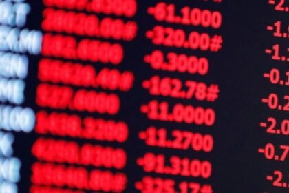 Bolsa sobe quase 3% e fecha no maior nível desde maio