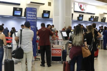 Setor de serviços cai 0,4% em maio por recuo na área de transportes
