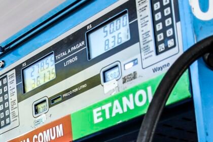 Conselho eleva de 30% para 32% teor de etanol na gasolina por 180 dias