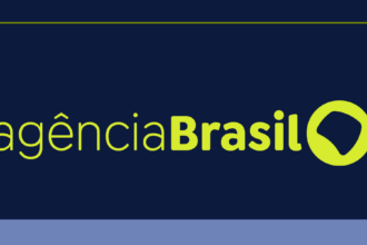 Dólar cai ao menor nível em três semanas; bolsa sobe 1,22%
