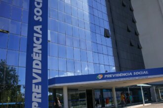 Previsão de gastos com INSS em 2027 é reduzida em R$ 5 bilhões