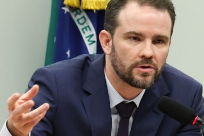 Durigan diz que aumento da dívida decorre dos juros, não dos gastos