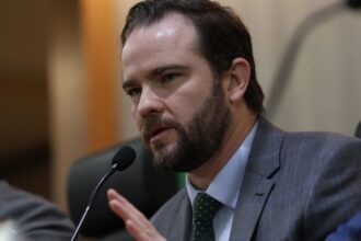 Durigan pretende mediar negociação do Rio com BNDES e Banco do Brasil