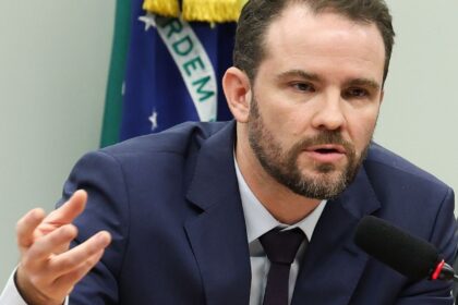 Durigan rebate críticas de inércia sobre crise do BRB