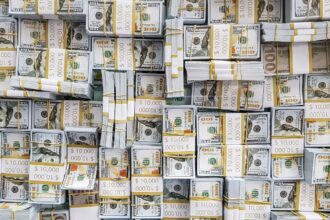 Dólar cai a R$ 5,14 com alívio no mercado externo