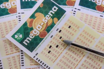 Mega-Sena acumula para R$ 135 milhões; confira as dezenas sorteadas