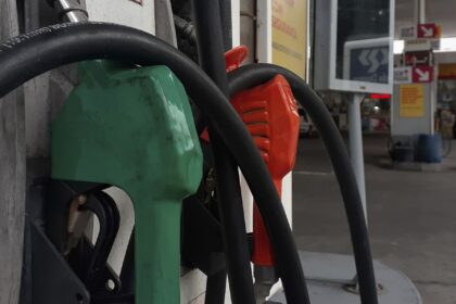 Segunda maior refinaria do país reduz preço da gasolina em 11,3%