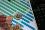 Pela 1ª vez desde março, mercado reduz expectativa para Selic em 2026