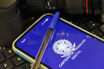 Desemprego cai para 5,3%, o menor para o trimestre terminado em julho