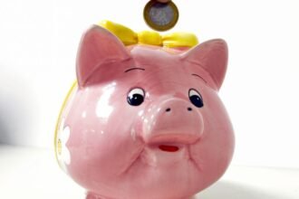 Retiradas da poupança superam depósitos em R$ 7,15 bilhões em julho