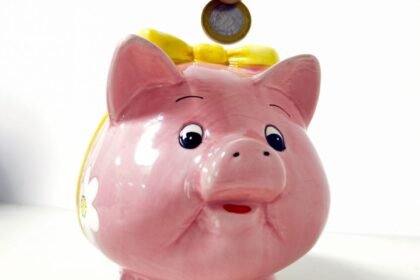Retiradas da poupança superam depósitos em R$ 7,15 bilhões em julho