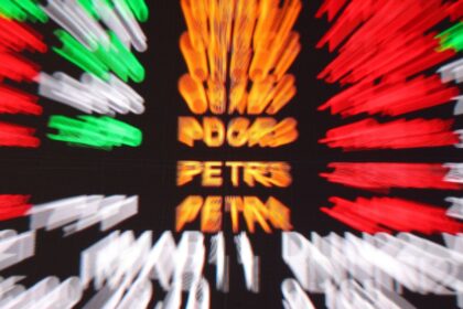 Bolsa dispara 3% e atinge o maior nível desde maio