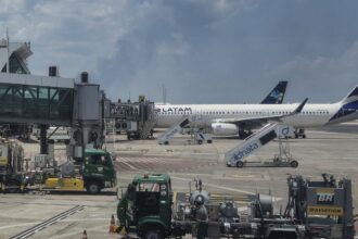 Petrobras reajusta preço médio do querosene de aviação em 13,9%