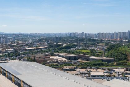 Capa do Relatório Gerencial de 08/2026 do BRCO11 (BRESCO LOGÍSTICA FUNDO DE INVESTIMENTO IMOBILIÁRIO RESPONSABILIDADE LIMITADA)