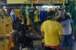 Vendas no comércio caem 0,8% em julho, com “ressaca” da Copa do Mundo