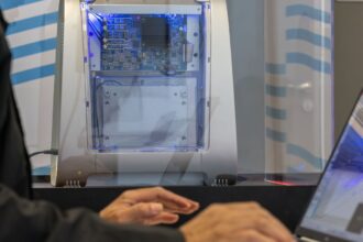 Novo computador quântico educacional passa a ser usado no Senai