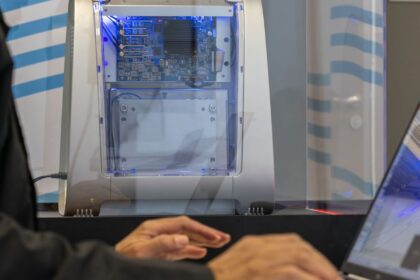 Novo computador quântico educacional passa a ser usado no Senai
