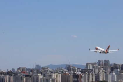 Anac estabelece regras mais restritivas para aviação em Congonhas (SP)