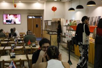 Setor de serviços cai 0,1% de julho para agosto, mostra IBGE