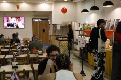 Setor de serviços cai 0,1% de julho para agosto, mostra IBGE