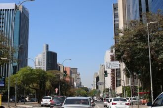 Economistas propõem taxar ricos em vez de cortar gastos sociais